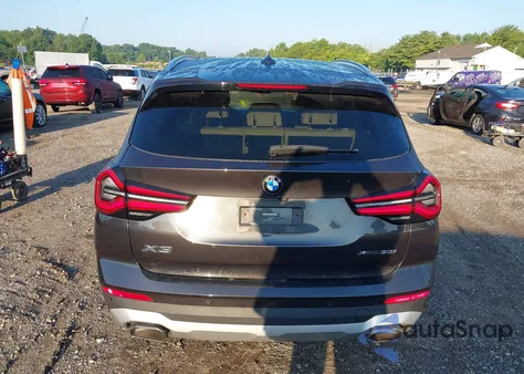 2022 BMW X3 xDrive30I z USA, uszkodzony, nr VIN 5UX53DP05N9J81530